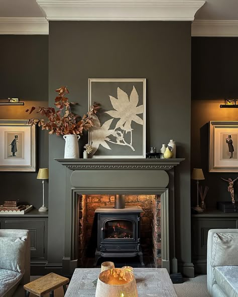 Fireplace Layout, Living Room Fireplace Alcove Ideas, Dark Green Small Living Room, Living Room Ideas Wallpaper, Moody Brick Fireplace, Tenement Living Room Ideas, Dark Green Sitting Room Ideas, Moody Country Living Room, English Living Room Ideas