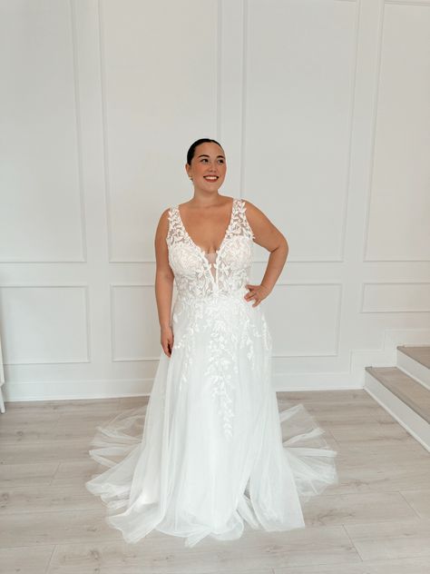 Wedding gowns for large busts inspiration curvy inclusive luxury designer bridal shops Kansas City Wedding Dress For Large Chest, Wedding Dresses For Big Breasted Women, Wedding Dress For Large Bust, Wedding Dress For Big Bust, Dresses With Corsets, Dresses For Big Bust, Wedding Dress Shapes, High Neck Gown, Wedding Dress Suit