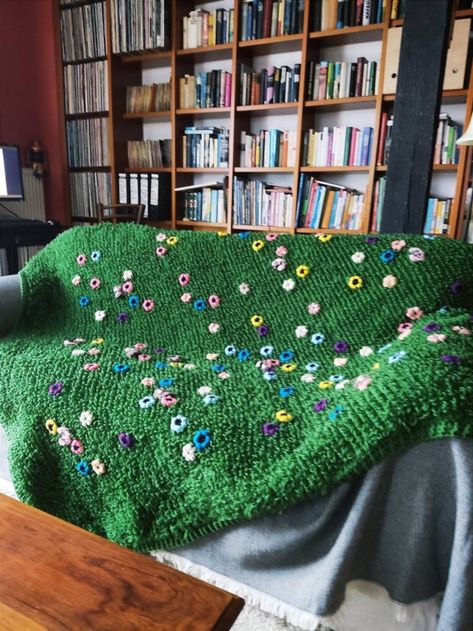 Green Crochet Afgan Crochet Blanket Flower Blanket - Etsy Crochet Blanket Flower, Throw Crochet Blanket, Crochet Afgan, Cosy Crochet, Butterfly Crochet, Throw Crochet, Crochet Flower Blanket, Cottage Home Decor, Blanket Flower