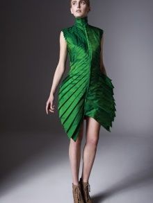 Mimesis Green Leaf Dress | NOT JUST A LABEL Leaf Dress, Origami Fashion, Sculptural Fashion, Futuristic Fashion, Future Fashion, Contemporary Fashion, Alternative Fashion, Editorial Fashion, Fashion Collection