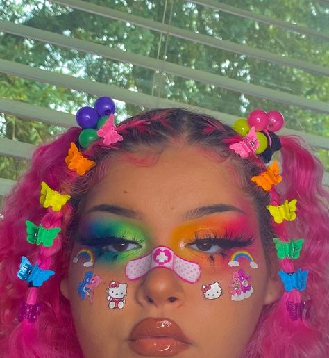 @babyleska: “✨💗🧸🍭🌈Kidcore🌈🍭🧸💗✨did a kidcore aesthetic makeup look with the amazing @stenss 🥺💗 . . Products Used:…” Makeup Kit Aesthetic, Eye Bleed, Kidcore Makeup, 90s Kidcore, Aesthetic Kidcore, Clown Aesthetic, Funky Makeup, Aesthetic Hairstyles, Kidcore Aesthetic