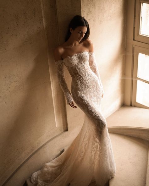 Hailey Bieber Wedding Dress Reception, Wedding Dresses Like Bella Swan, Lace Wedding Dress With Removable Sleeves, Mesh Lace Wedding Dress, Ethereal Wedding Dress Mermaid, Wedding Dresses Lace Aesthetic, Long Elegant Wedding Dresses, Corset Wedding Dress Fit And Flare, Lace Of The Shoulder Wedding Dress