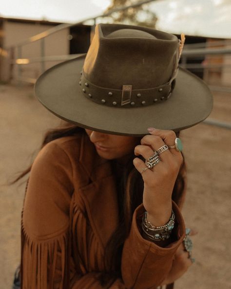 Some western photos to spice up your feed🤠🐴 Who doesn’t want to be a cowboy now a days?! #photography #photographer #arizona #arizonaphotographer #westernphotographer #arizonawesternphotographer #westernstyle #westernfashion #laineywilsonphotoshoot #laineywilson #countryscoolagain #tucsonwesternphotographer #arizonaportraitphotographer #portraitphotography #canonphotography #unscriptedposingapp Arizona western photographer, Arizona portrait photographer, Tucson portrait photographer, profe... Western Photos, Western Photo, Arizona Photographer, Canon Photography, Portrait Photographer, Spice Up, Tucson, Portrait Photographers, Western Fashion