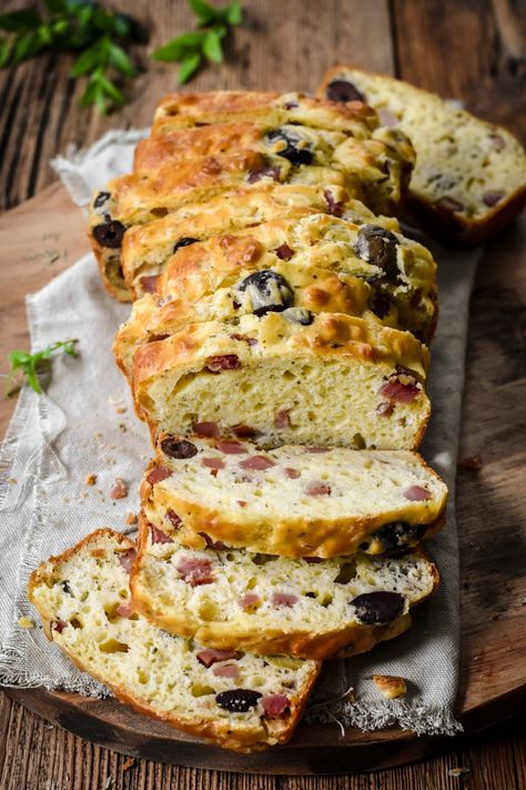 Olive Loaf, Olive Bread, Rustic Bread, Savory Bread, Ham Cheese, Savoury Baking, Dried Herbs, Cheese Appetizers, Quick Bread Recipes