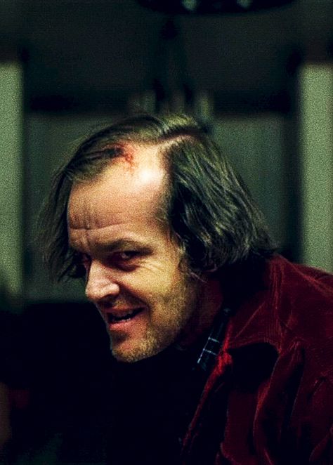 "Wendy? Darling? Light, of my life. I'm not gonna hurt ya. You didn't let me finish my sentence. I said, I'm not gonna hurt ya. I'm just going to bash your brains in. " - Jack. The Shining Kubrick Stare, Jack Nicholson The Shining, Love Cinema, Movies Scenes, Lonely Man, Doctor Sleep, 100 Heads, Here's Johnny, Movie Aesthetic