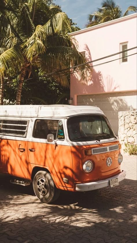 Volkswagen Vintage, Look Wallpaper, L Wallpaper, Volkswagen Van, Vintage Vw Bus, Old Vintage Cars, Cars Vintage, Long Journey, Orange Aesthetic