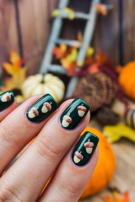 Acorn Nail Art Acorn Nail Art, Acorn Nails, Forest Green Nails, Green Nails Designs, November Nails Fall, Spice Nails, Gold Accent Nail, Dinner With Family, Thanksgiving Nail Art