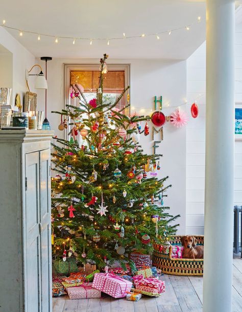 colorful christmas tree Anthropologie Christmas Tree, British Cottage, Christmas Tree Inspo, Colourful Christmas, Merry Bright Christmas, Cottage Christmas, Christmas Interiors, Colorful Christmas, Jolly Christmas