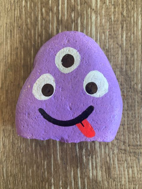 Rock Painting Ideas Square Rocks, Rock Coloring Ideas, Small Painted Rocks Ideas, Rock Painting Characters Easy, Painted Rocks Kids Easy, Easy Rock Art, Aesthetic Painted Rocks, Rock Painting Ideas Easy For Kids, Rock Painting For Kids