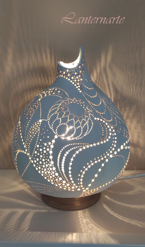 Design handmade lamp Shrifal Decoration, Handmade Lamp, Gourd Lamp, Gourds Crafts, Handmade Lamps, Ceramics Pottery Art, Gourd Art, Dots Art, Gourds