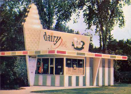 Ice Cream Shop Exterior, Ice Cream Parlor Aesthetic, Vintage Ice Cream Shop, Retro Ice Cream, Ice Cream Shop Aesthetic, Retro Ice Cream Shop Aesthetic, Retro Ice Cream Shop, Retro Ice Cream Parlor, 50s Ice Cream Parlor