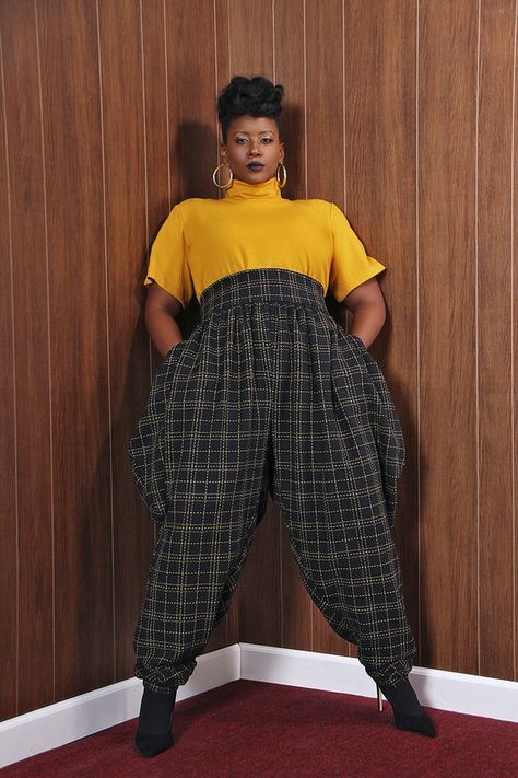 i think i kinda love these pants Plus Size Indie, Mode Queer, Plus Size Street Style, Style Androgyne, Plus Zise, Slouch Pants, Tokyo Street Fashion, Fall Mood, Grunge Outfit