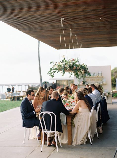 Briana & Calum: Scripps Seaside Forum — meiwen wang photography Scripps Seaside Forum Wedding, Ceremony Pergola, Scripps Seaside Forum, Creative Wedding Centerpieces, Beautiful Wedding Centerpiece, Simple Wedding Centerpieces, Vintage Lifestyle, Socal Wedding, Floral Centerpiece