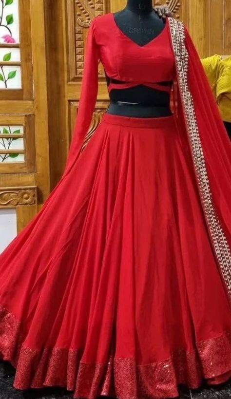 Red Lehenga Simple, Gopi Dress, Lehenga Simple, Lehenga Color Combinations, Red Dupatta, Bridal Anklet, Lehenga Choli For Women, Choli For Women, Lehenga Designs Simple