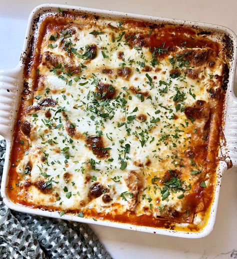 Quick and Easy Lasagna For Two 8x8 Lasagna, Lasagna Recipe For 4 People, Small Lasagna Recipe For Two, Lasagna Recipe 8x8 Pan, Lasagna Recipe For Two, Lasagna Recipe For 2, Lasagna For 2, Small Lasagna Recipe, Lasagna For Two