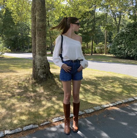 Bed Stu Boots Outfit, Fall Frye Boots Outfits, Styling Tall Brown Boots, Fall Outfits Cowgirl Boots, Outfits With Tall Brown Boots, Frye Boot Outfit, Brown Cowboy Boots Outfit Fall, What To Wear With Brown Boots, Winter Cowgirl Boots Outfit