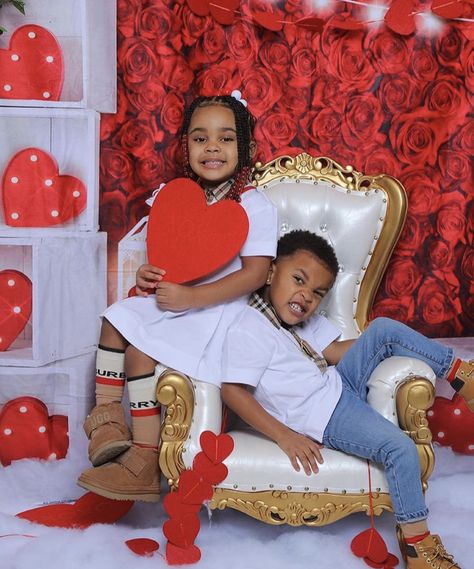 Brother Sister Valentine Photos, Valentine Kids Photoshoot Ideas, Valentines Day Family Photoshoot, Mommy And Me Valentines Day Photo Shoot, Family Valentines Day Photoshoot, Kid Couples, Siblings Photoshoot, Vday Photoshoot, Valentine Pics