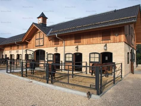 Stable Exterior, Luxury Horse Stables, Luxury Horse Barns, Dream Barn Stables, Horse Farm Ideas, Horse Barn Ideas Stables, Barn Stalls, Stable Ideas, Horse Barn Designs