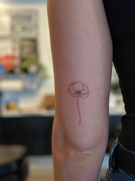 Red Ink Poppy Tattoo, Poppy Fine Line Tattoo, Dainty Poppy Tattoo, Small Tattoos Red, Small Poppy Flower Tattoo, Fine Line Poppy Tattoo, Tattoos Red Ink, Simple Poppy Tattoo, Poppy Tattoos