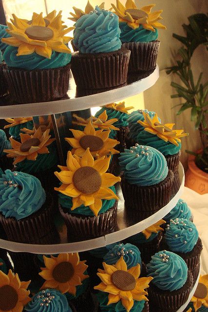 Van Gogh Cupcakes, Van Gogh Starry Night Party Theme, Van Gogh Birthday Theme, Van Gogh Themed Wedding, Van Gogh Wedding Theme, Bolo Van Gogh, Van Gogh Themed Party, Van Gogh Party Theme, Van Gogh Birthday Party