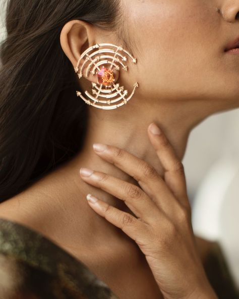 This fall, deep, warm tones of red wine are not just for wine lovers. Red wine hues are making a bold statement. Elevate your wardrobe with Swarovski’s exquisite red wine inspired jewellery. #red #redjewelry #shadesofred #redwine #huesofred #statementjewelry #jewelry #swarovskicrystals #swarovskijewelry Brown And Orange Aesthetic, Unique Jewelry Inspiration, Earrings Trends, Brass Jewellery, Accessories Simple, Antique Jewellery Online, Bling Ring, Earring Trends, Brown And Orange