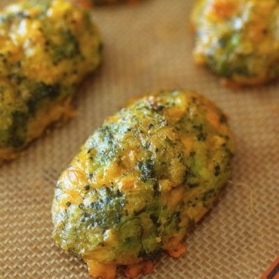 Broccoli Tater Tots, Cheesy Broccoli, Baby Finger Foods, Healthy Toddler Meals, Baby Snacks, Hidden Veggies, Tater Tots, Croquettes, Toddler Meals