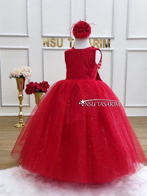 Sparkle Red Dress, Red Birthday Dress, Red V Neck Dress, Dress For Special Occasion, Red Ball Gown, Dress Sparkle, Red Birthday, Girl Red Dress, Graduation Style