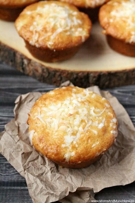 Pineapple Coconut Muffins, Coconut Muffin Recipes, Idea For Breakfast, Pineapple Muffins, Coconut Muffins, Pineapple Desserts, Pineapple Recipes, Recipes Sweet, Afternoon Snack