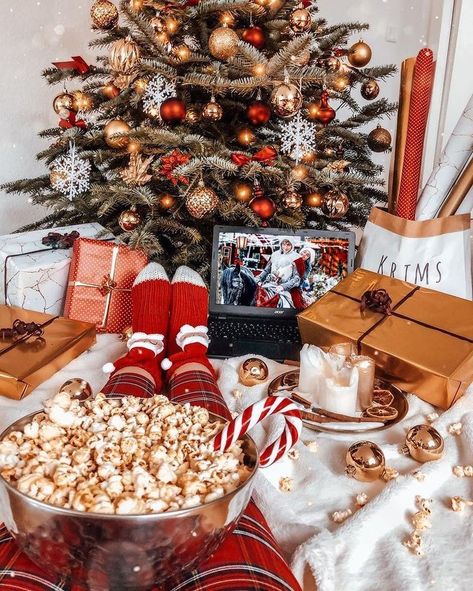 ❄️ 🌲 Winter & Christmas vibes. Lifestyle inspiration for the colder months ⛄️ #Christmas #merrychristmas #christmastree #christmastime #christmaseve #christmasiscoming #christmasdecor #christmaslights #christmasparty #christmasgift #christmasdecorations #christmasgifts #luxchristmas #Fika #merrychristmas #christmas2021 #luxchristmas #christmasspirit #christmasday #christmasmarket #christmasshopping #cosy #christmasdrink #christmasmood #happychristmas #christmaspresent Christmas Aesthetics, Fun Christmas Decorations, Cosy Christmas, Christmas Board, Light Crafts, Christmas Feeling, Instagram Christmas, Christmas Inspo, Christmas Wonderland