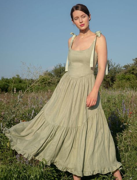 Sage Green Victorian Dress, Linen Corset Dress, Linen Dress Sewing, Dramatic Romantic, Linen Outfits, Linen Style Fashion, Casual Long Dress, Garden Fashion, Structured Corset