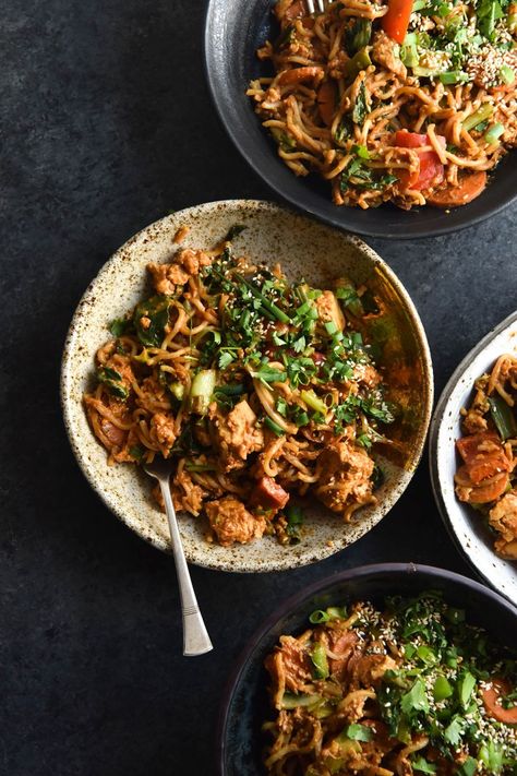 FODMAP-friendly peanut butter stir-fry (v, gf) - Georgeats Peanut Butter Stir Fry, Peanut Butter Tofu, Peanut Stir Fry, Butter Tofu, Thick Rice Noodles, Fry Noodles, Tofu Noodles, Gluten Free Noodles, Fodmap Friendly