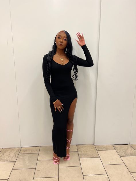 Baddie Formal Outfits, Long Sleeve Dress Black Women, Long Dress Outfit Black Women, Black Bday Dress Black Women, Fitted Black Birthday Dress, Long Sleeve Birthday Dress Black Women, Black Long Sleeve Birthday Dress, Long Dress Black Women, Baddie Birthday Dress Long Sleeve