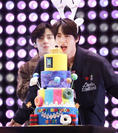 Bts Jin Birthday Picture, Jin Happy Birthday, Kim Seokjin Birthday, Jin Birthday, Happy Birthday Jin, Jin Happy, Bts Birthdays, Jin Bts, Birthday Pictures