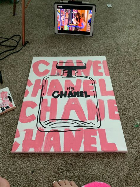 Designer Canvas, Channel Painting, Painting Ideas On Canvas Designer Brands, Boujee Aesthetic Painting, Big Canvas Art Ideas, Painting Ideas On Canvas Girly, Y2k Painting Ideas Pink, Painting Ideas Baddie, Chanel Painting