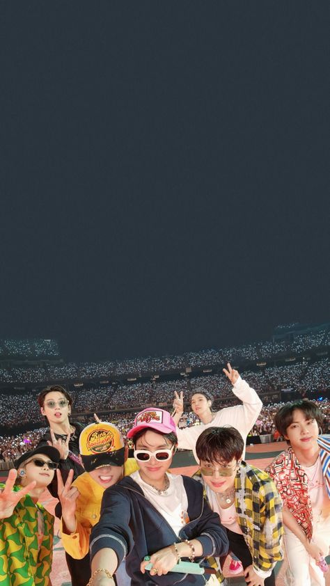 @𝘰𝘶𝘵𝘳𝘹𝘴𝘵𝘢𝘳𝘴— #bts #bangtan #bts #lockscreen #btslockscreen #fondosdepantalla Bts Group Wallpaper, Bts Ot7 Wallpaper, Bts Wallpaper Lockscreen, Bts Selca, Bts Pic, Tiny Tan, Ptd On Stage, Bts Backgrounds, Bts Group Photos