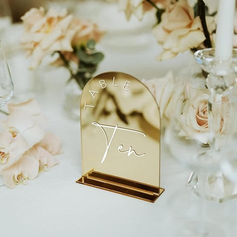 Mirror Wedding Table Numbers, Mirror Arch, Wedding Reception Tables Centerpieces, Reception Table Centerpieces, Acrylic Table Numbers, Elegant Wedding Themes, Gold Table Numbers, Acrylic Table Number, Table Centerpiece Decorations