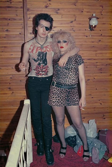 Nancy And Sid Vicious, Sid Vicious Outfit, Nancy Spungen Outfit, Sid And Nancy Costume, Punk Aesthetic Women, Sid And Nancy Aesthetic, Nancy Spungen Style, Sid Vicious Style, Sid Vicious Aesthetic