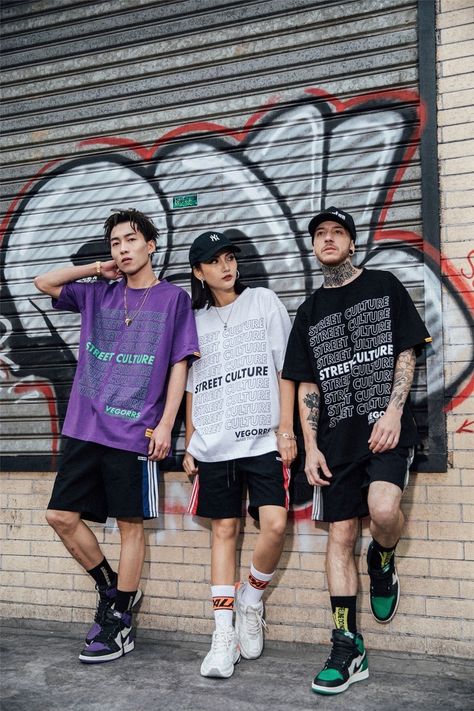 Nb Sneakers, Streetwear Lookbook, Men Street Style, Women's Streetwear Fashion, Shirt Outfit Men, Outfit Streetwear, Shirt Design Inspiration, Style Hip Hop, Foto Poses