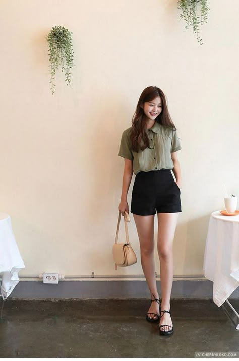 Seoul Street Style, Korean Fashion Ideas, Korean Summer Outfits, Korean Fashion Summer, Korean Fashion Outfits, Korean Casual Outfits, Casual Day Outfits, Korean Fashion Trends, Ulzzang Fashion