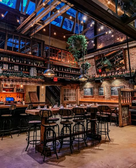 Italian Restaurant Design, American Sports Bar, Open Kitchen Restaurant, Brooklyn Food, Happy Hour Specials, Pizza And Beer, American Bars, American Beer, Bar Interior Design