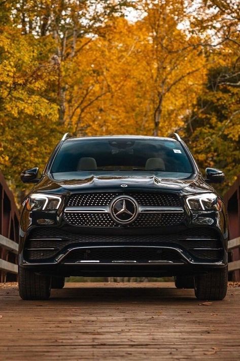 Mercedes Gle Suv, Best Car Photo, Mercedes Benz Suv, Range Rover Black, Mercedes Gle, Mercedes Suv, Wallpaper Luxury, Bmw Scrambler, Dream Cars Mercedes