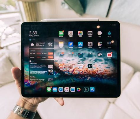 IPad Pro Set For Maze Of Upgrades In 2024, Including OLED Displays, M3 Mac-class Processor, And More Mobile App Icon, Best Ipad, Apple Technology, Ipad App, Back Camera, Retina Display, Mobile Marketing, Apple Store, New Ipad