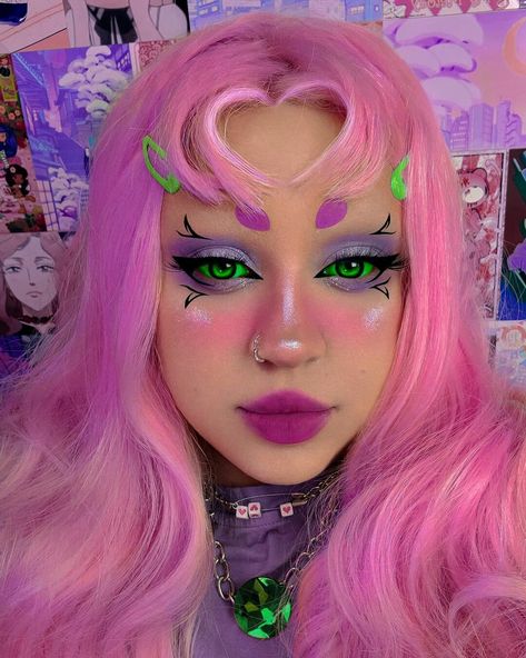 Starfire from Teen Titans Go inspired look Starfire Hairstyle, Starfire Makeup Look, Costume With Pink Hair, Starfire Makeup, Wig Customization, Star Fire Cosplay, Princess Bubblegum Cosplay, Starfire Costume, Starfire Cosplay