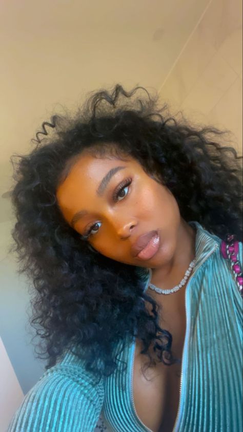 Jayda Wayda Hair, Short Quick Weave Hairstyles, Curly Hair Sew In, Dave East, Everyday Hair, Quick Weave Hairstyles, Ethnic Hairstyles, Short Sassy Hair, Dyed Natural Hair