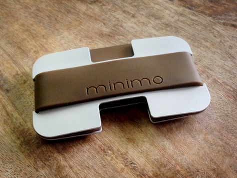 Minimo | A slim aluminium wallet with a difference by Izzie Whitfield — Kickstarter Minimalist Card Wallet, Coffee Bean Art, Beige Luxury, Modern Wallet, Bag Closet, Aluminum Wallet, Edc Bag, Smart Wallet, Trademark Logo