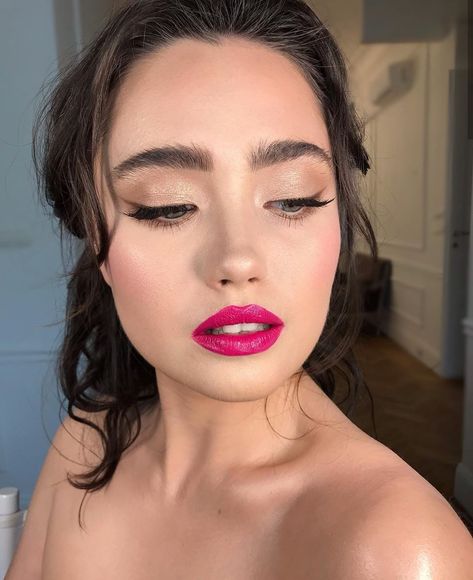 Bold Pink Lip Makeup Looks, Bridal Makeup With Pink Lips, Hot Pink Lipstick Outfit, Pink Lipstick Wedding Makeup, Fushia Lips Makeup Looks, Make Up With Pink Lipstick, Natural Glam Makeup Bold Lip, Fuchsia Lipstick Makeup Look, Pink Lipstick Bridal Makeup