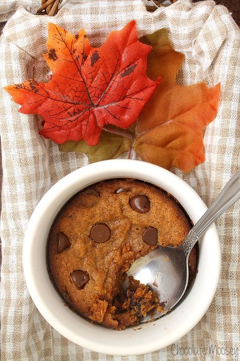 Single Serving Pumpkin Chocolate Chip Cookie Pumpkin Puree Recipes, Cake Mug, Leftover Pumpkin, Pumpkin Cookie, Single Serve Desserts, Pumpkin Chocolate Chip, Dessert For Two, Pumpkin Chocolate Chip Cookies, Pumpkin Treat