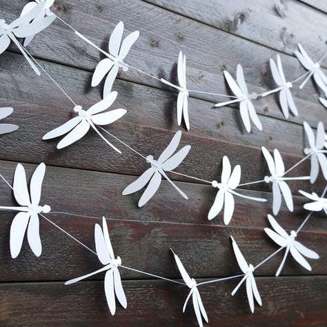 A new dragonfly garland for any kind of event ✨ https://thepurpledream.etsy.com/listing/1731918239 . . . #babyshower #babyshowerdecor #babyshowergarland #dragonflybabyshower #dragonflygarland #birthdaypartydecor #birthdaybanner #birthdaygarland #dragonflydecor #fairybabyshower #fairybirthdayparty #fairybirthday #fairythemeparty Dragonfly Bedroom Ideas, Dragonfly Party Decorations, Dragonfly Classroom Theme, Fairy Core Party Decor, Dragonfly Garland, Cricut Baby Shower Decorations, Dragonfly Wedding Theme, Dragonfly Birthday Party, Birthday Fairy Theme