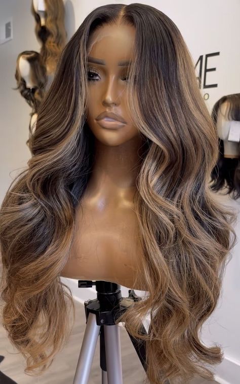 Multi Highlights Brown Hair, Prom Hair Ideas Black Women, Kim Kardashian Caramel Hair, Balayage Dark Skin, Balayage Hair On Black Women, Blonde Balayage On Black Women, Balayage Black Women, Balayage Hair Black Women, Blonde Balayage Black Women