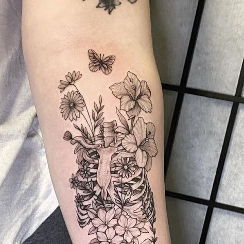 ❈ 𝐌𝐢𝐥𝐥𝐚 𝐊𝐚𝐬 𝐓𝐚𝐭𝐭𝐨𝐨𝐬 ❈ on Instagram: "Skeleton with flowers for Olivia, thank you @livyiskillingit 🤍 . . . . . . . . . . . . . . . . . . . . . #millakastattoos #tattoo #tattoos #tattooed #tattooist #tattooart #tattooartist #art #artist #ink #inked #inkmag #skeleton #flowers #flowertattoo #skeletontattoo #linework #bensalem #pa #theoracletattoogallery" Skeleton Tattoo For Woman, Skeletal Flower Tattoo, Flowers And Skeleton Tattoo, Skeleton Ribcage Tattoo, Feminine Skeleton Tattoo, Skeleton And Flowers Tattoo, Flowers Skeleton, Flowers In Skeleton Tattoo, Skeleton Body With Flowers Tattoo